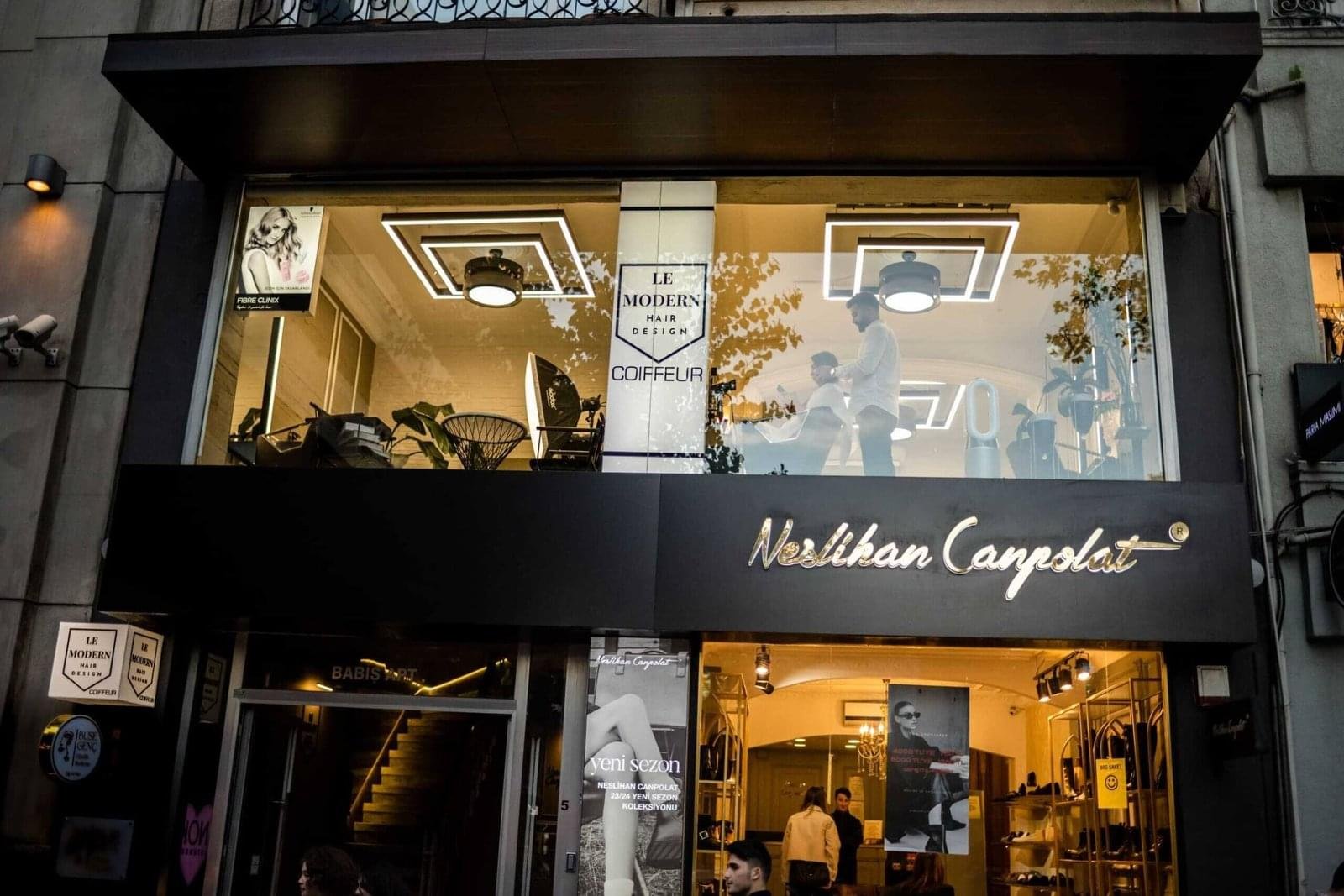 LE MODERN SALON OUTSİDE